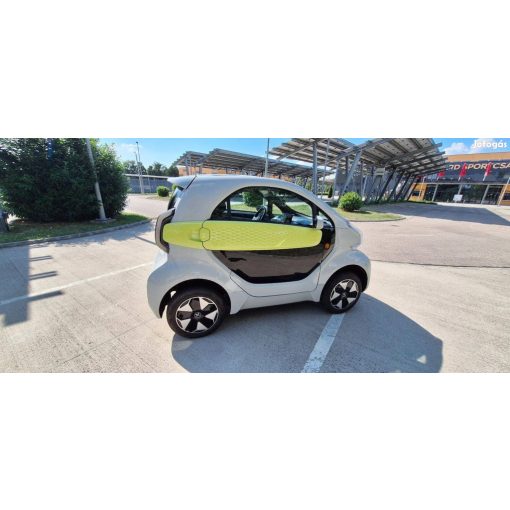 Xev Yoyo 2022-es elektromos mopedautó