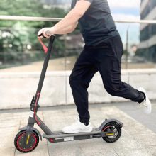Használt újszerű AOVOPRO ES80 elektromos roller