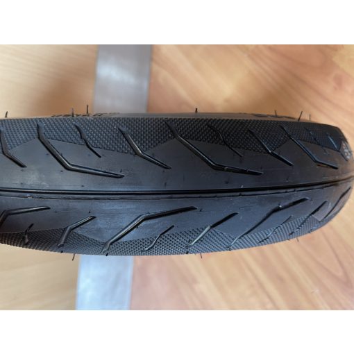 3.00-10 külső gumi (tömlő nélküli)